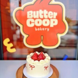 Strawberry Vanillia Buttercream Cake
